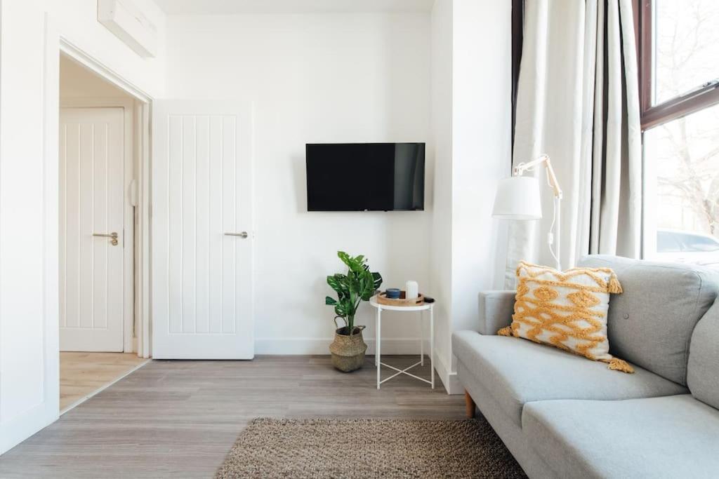Stylish 2 Bedroom Flat In Ilford, London מראה חיצוני תמונה